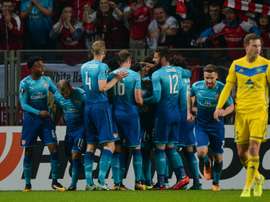Os jogadores do Arsenal celebram um dos gols apontados na Bielorrússia. Goal
