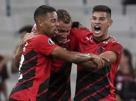 Athl. Paranaense 4 x 0 J. Wilstermann: Furacão atropela na Arena da Baixada