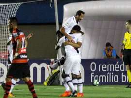 Gols contra pavimentam vitórias importantes de Vasco e Coritiba. Goal