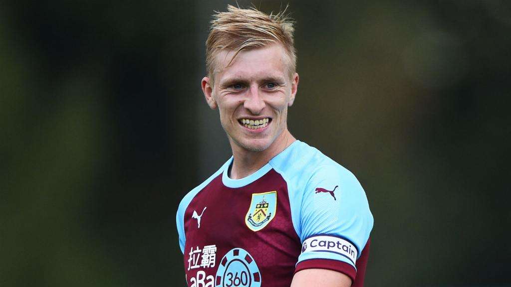 OFFICIAL: Ben Mee signs Burnley contract extension - BeSoccer