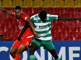 Bendrix Parra was let go after missing his penalty. GOAL
