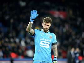 Rennes songerait à un retour de Benoît Costil. Goal