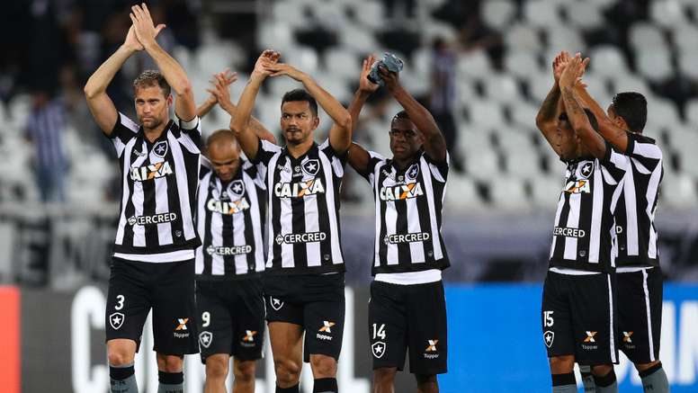 Copa Libertadores Review Botafogo Santos Advance To Qfs As San Lorenzo Win On Penalties Besoccer
