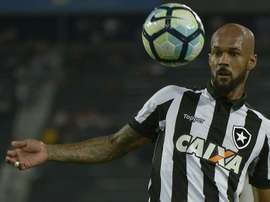 Botafogo 1x2 Atlético-GO: Glorioso perde a terceira seguida em casa, e bruno Silva indica eu vai sai