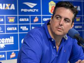 Vice de futebol do Cruzeiro explica venda de Ramón Ábila e apresenta Messidoro