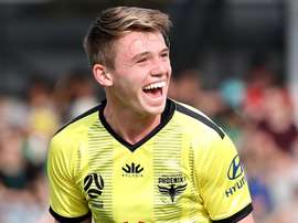 A-League review: Phoenix extend unbeaten run, Inman earns Roar away point
