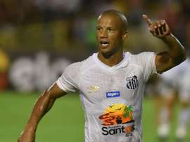 Peixe goleia e avança na Copa do Brasil