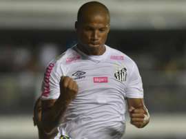 Carlos Sánchez repete, no Santos, sua melhor média de gols do River