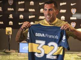 Tévez já posou com a camisa do Boca. Goal