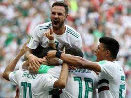 México confirma favoritismo e encaminha classificação. Goal