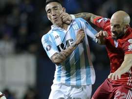 River segura pressão do Racing mesmo com um a menos, e clássico argentino pela Libertadores termina