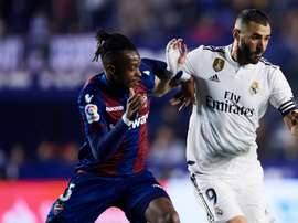Doukoure tore his ACL after penalty challenge. GOAL