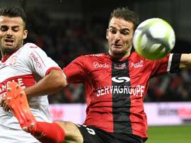 Christophe Kerbrat à la lutte avec Corentin Jean lors de Guingamp-Toulouse. GOAL