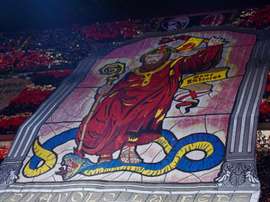 Milan-Inter, coreografia rossonera da urlo: Sant'Ambrogio schiaccia il serpente