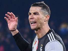 Cristiano Ronaldo in panchina nell'amichevole in Corea: due tifosi risarciti