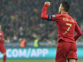 Il regalo speciale CR7 a tutto il Portogallo femminile U17. gOAL