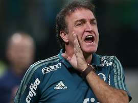 Cuca não saiu nada agradado com desempenho da equipe de arbitragem. Goal