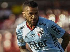Daniel Alves estreia com gol pelo São Paulo. Goal