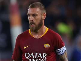 De Rossi celebrates victory in 600th Roma game