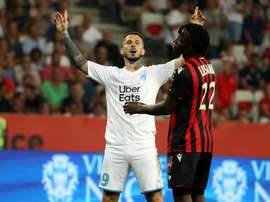 Les compliments de Bouna Sarr pour Dario Benedetto. Goal