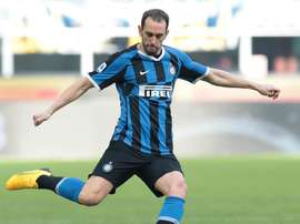 Manchester United lorgne Godin. Goal