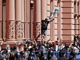 POlice and public clashed. GOAL