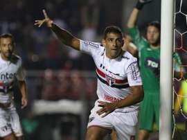 Diego Souza decide e Tricolor se classifica em jogo nervoso