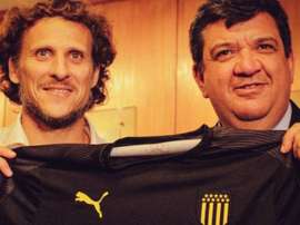 Former Man Utd & Uruguay forward Forlan takes charge of Penarol. AFP