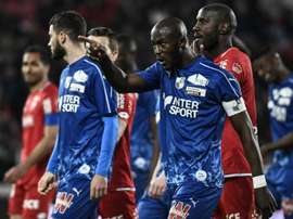 Gouano a réagi après les cris racistes. Goal