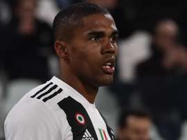 Si ferma Douglas Costa. Goal