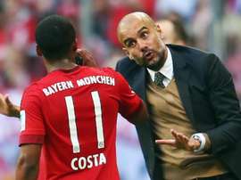 La question bizarre de Guardiola à Douglas Costa. Goal