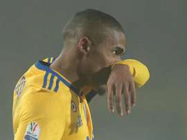 Costa maintains the support of his team-mates. GOAL