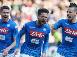 Mertens sends Napoli back to top. Goal