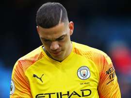 Ederson falha duas vezes no derby de Manchester. Goal