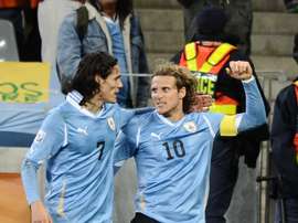 Forlan verrait bien Cavani à Boca Juniors. Goal