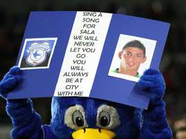 Neil Warnock a rendu un ultime hommage à Emiliano Sala. Goal