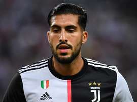 Occhiali rotti con una pallonata: Emre Can invia la maglia autografata alla tifosa