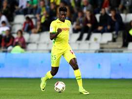 Kwateng plait en Premier League. Goal