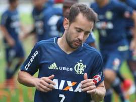 Pormenores que estão a impossibilitar as estreias da dupla pelo 'Fla'. Goal