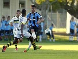 Morre argentino Esperón, de 23 anos. Ele jogou por Grêmio e Inter. GOAL