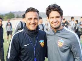 Fabio Cannavaro et Alexandre Pato à l'entraînement avec Tianjin Quanjian. AFP