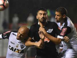 Fabio Santos Santiago Salcedo Gabriel Libertad Atletico-MG Copa Libertadores 19042017