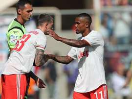 Juventus, infortunio Douglas Costa: Bernardeschi al suo posto non convince.