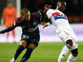 Mendy à la lutte avec Mbappe. Goal