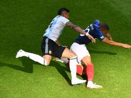 A defesa do Uruguai promete ser o um grande desafio para o poderoso ataque francês. Goal