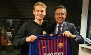De Jong s'est engagé avec le FC Barcelone. Goal