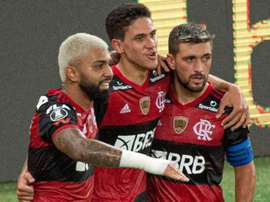 Fla se vinga do Del Valle em noite perfeita do ataque
