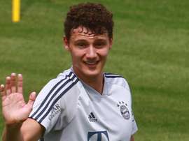 Pavard voit grand avec son équipe du Bayern. GOAL