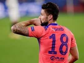 Giroud consegue feito digno de lendas na Champions League. EFE
