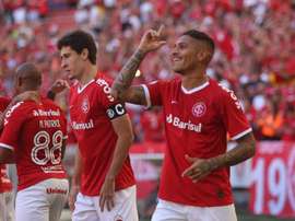 Não falha! Guerrero marca contra o Flamengo e lei do ex já aparece no Brasileirão